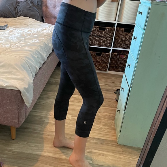 NWOT Lululemon fast and free crop - Picture 3 of 6